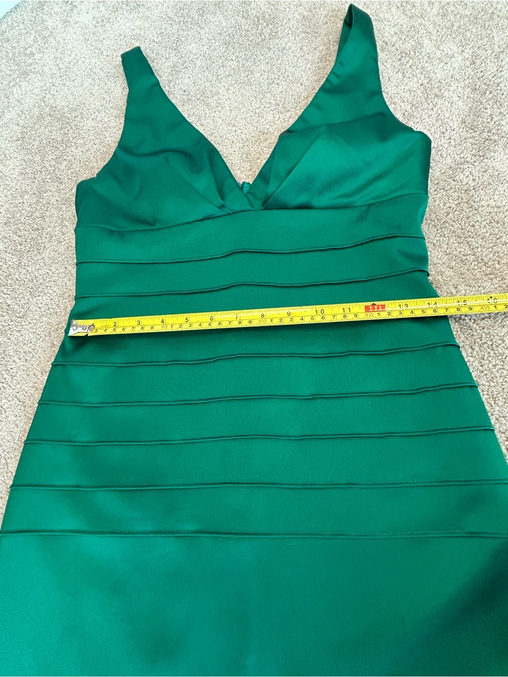 Sleeveless V-Neck Emerald Green Bodycon Dress - Picture 8 of 11